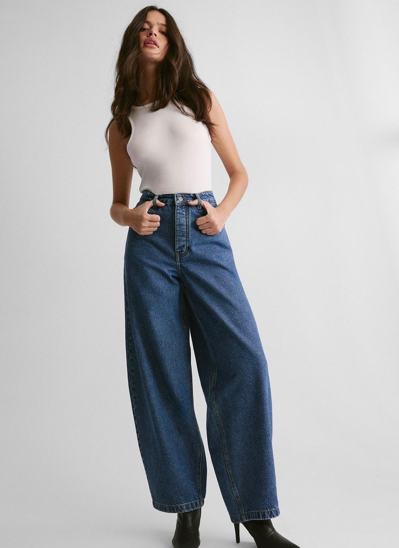 THE BARRELL LEG JEAN