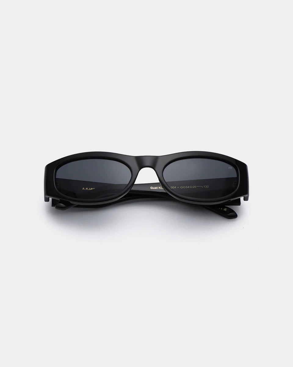 GUST BLACK 004