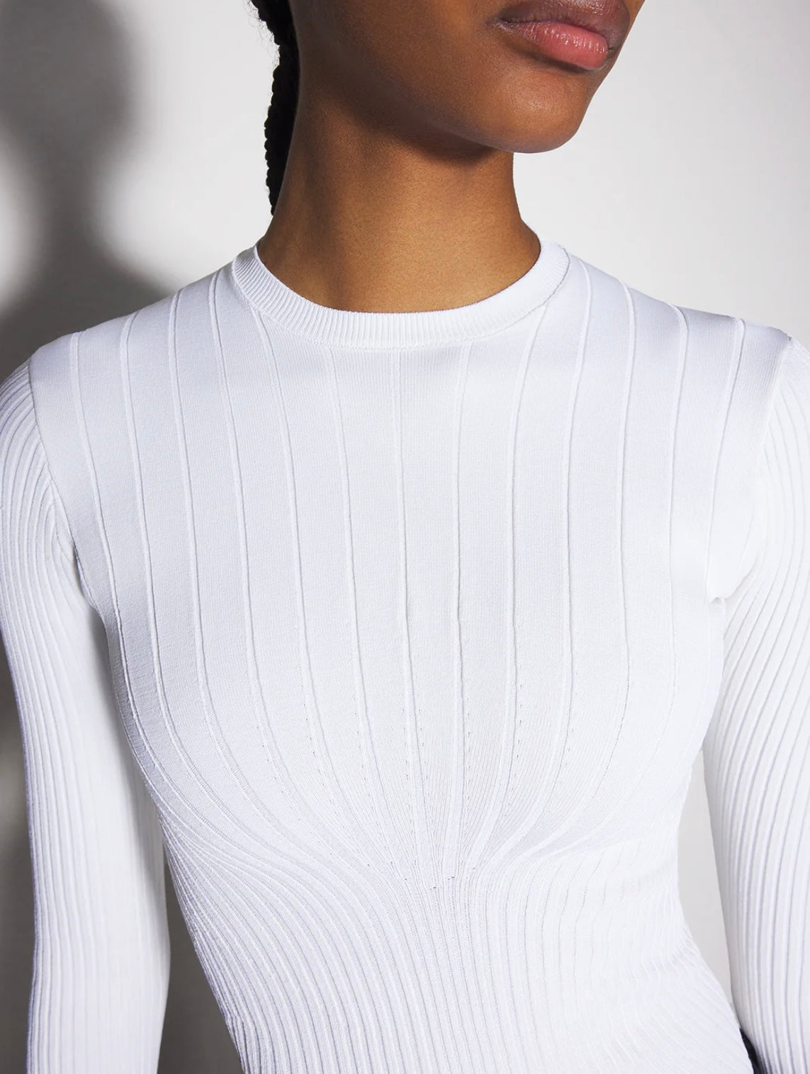 WHITE FITTED KNIT TOP