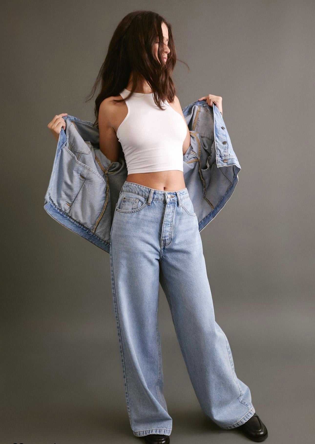 THE BELTED WIDE LEG JEANS