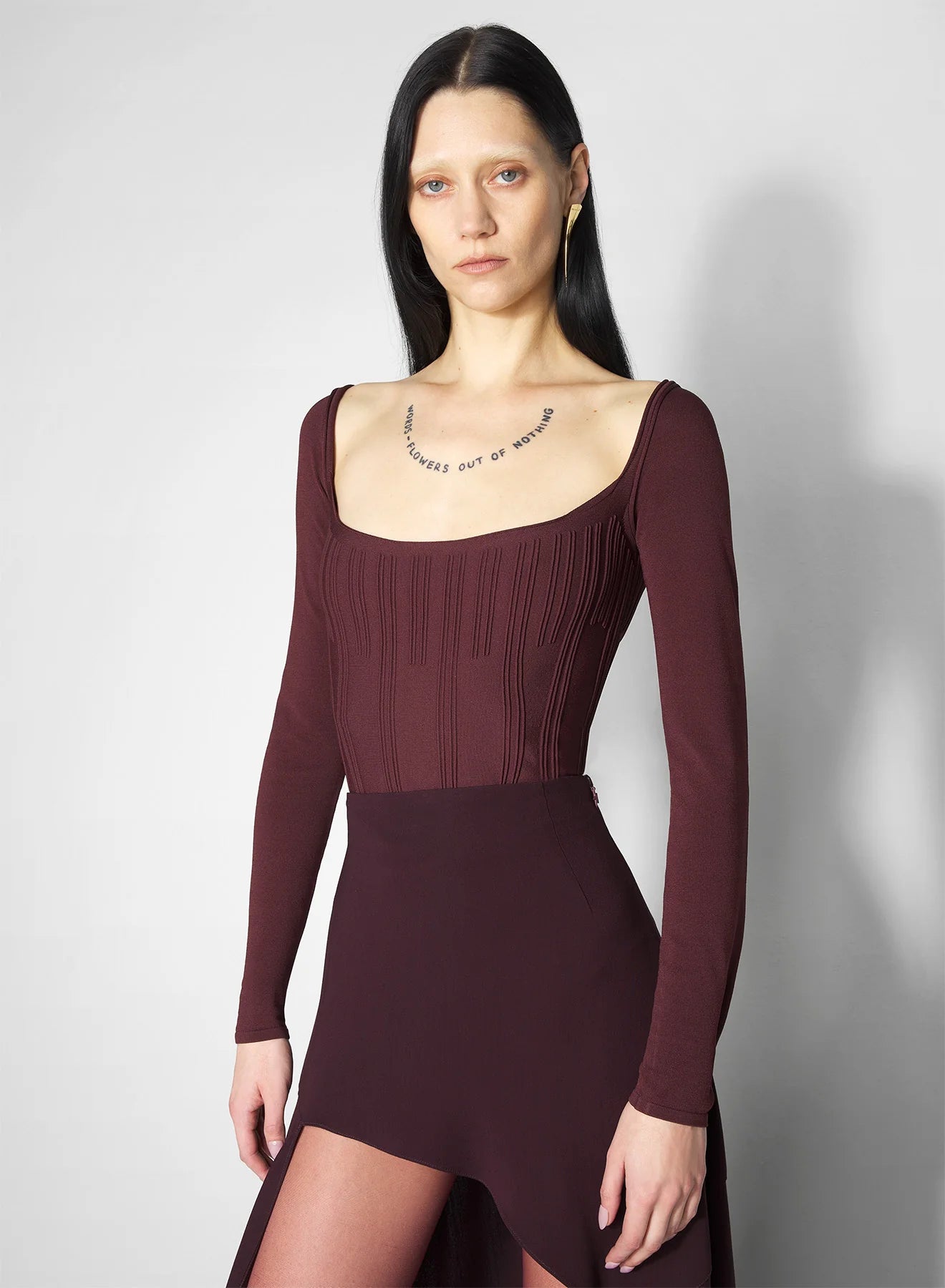 BURGUNDY BONING DETAIL KNIT TOP