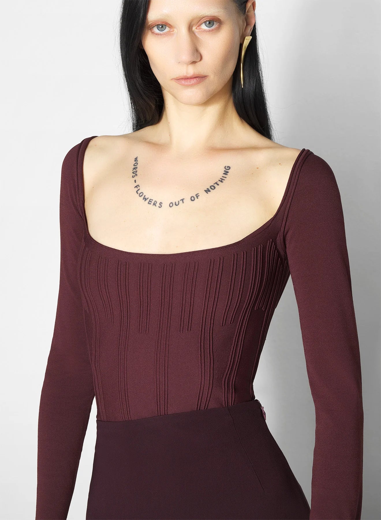 BURGUNDY BONING DETAIL KNIT TOP