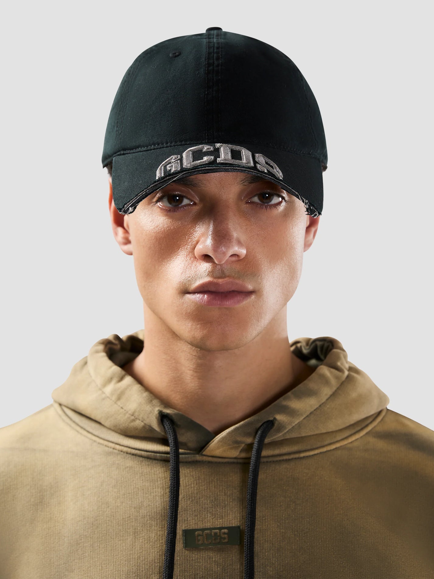 GCDS LOGO CUT BASEBALL HAT