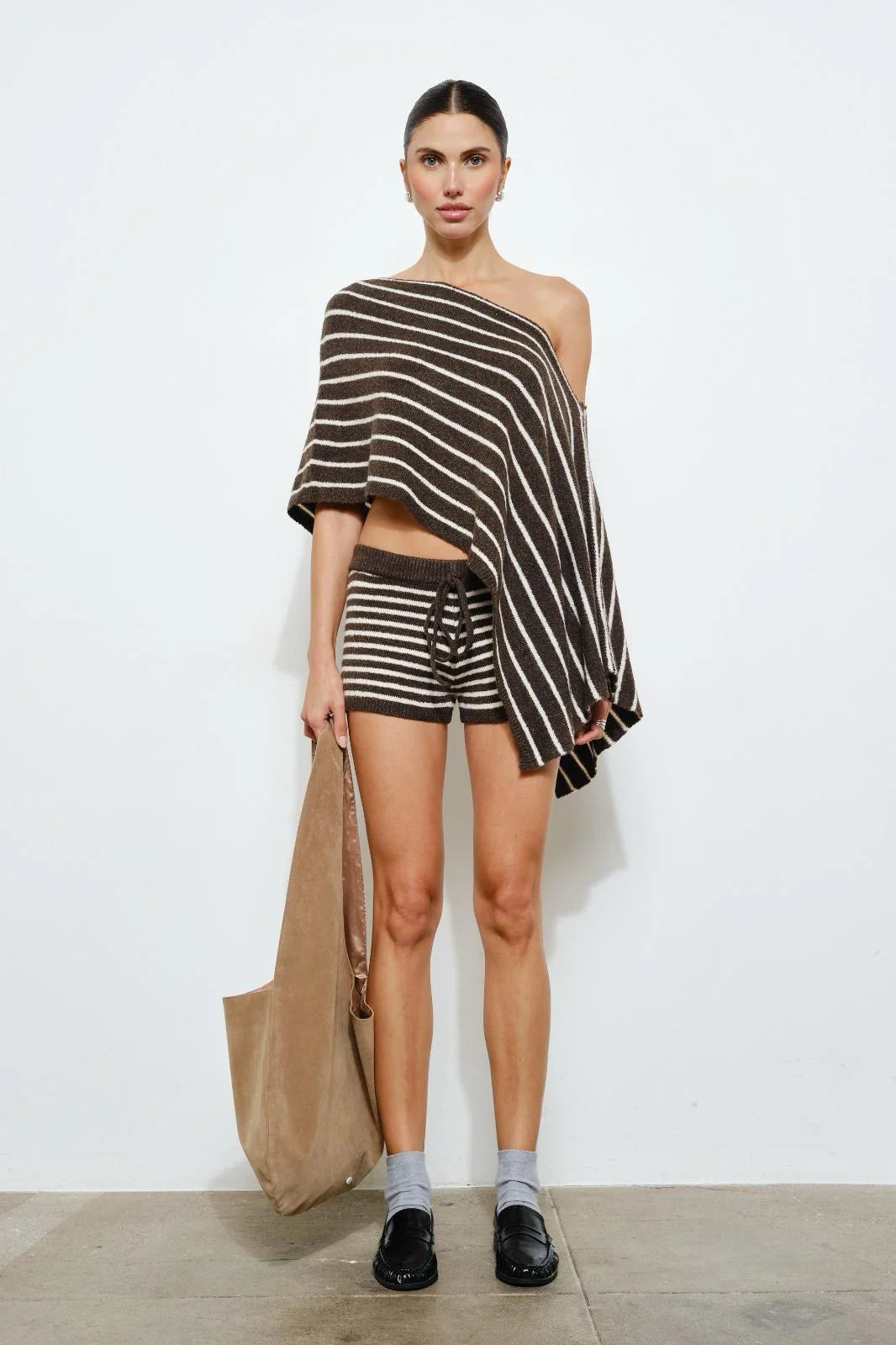STRIPPED CHOCOLATE SET