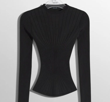 BLACK FITTED KNIT TOP