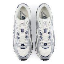 NEW BALANCE 204 L SILVER METALLIC NAVY