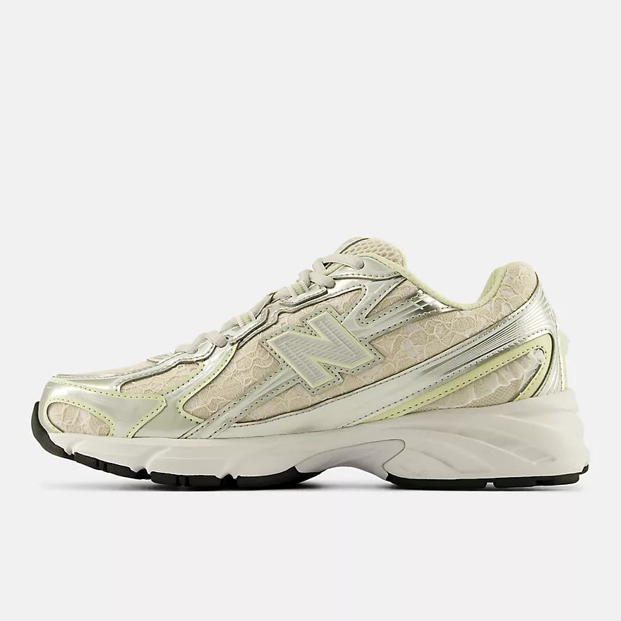 NEW BALANCE 740 MOONBEAM WITH LIGHT SILVER